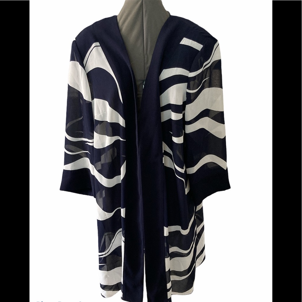 Dana Kay Navy & White Wave-Print Open Cardigan